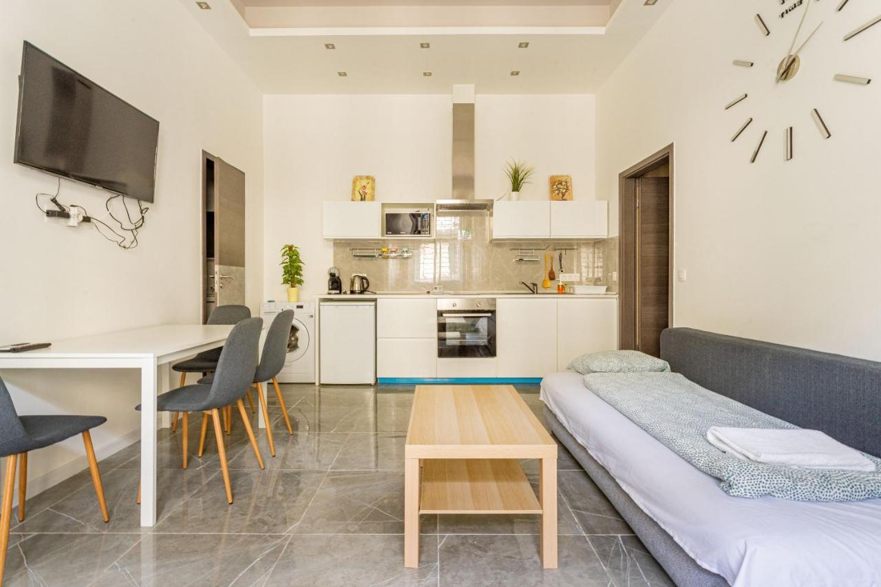 Modernized At Kiraly 51 Apartament
